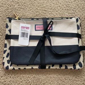 NWT  one yard Vines Leopard pouch set